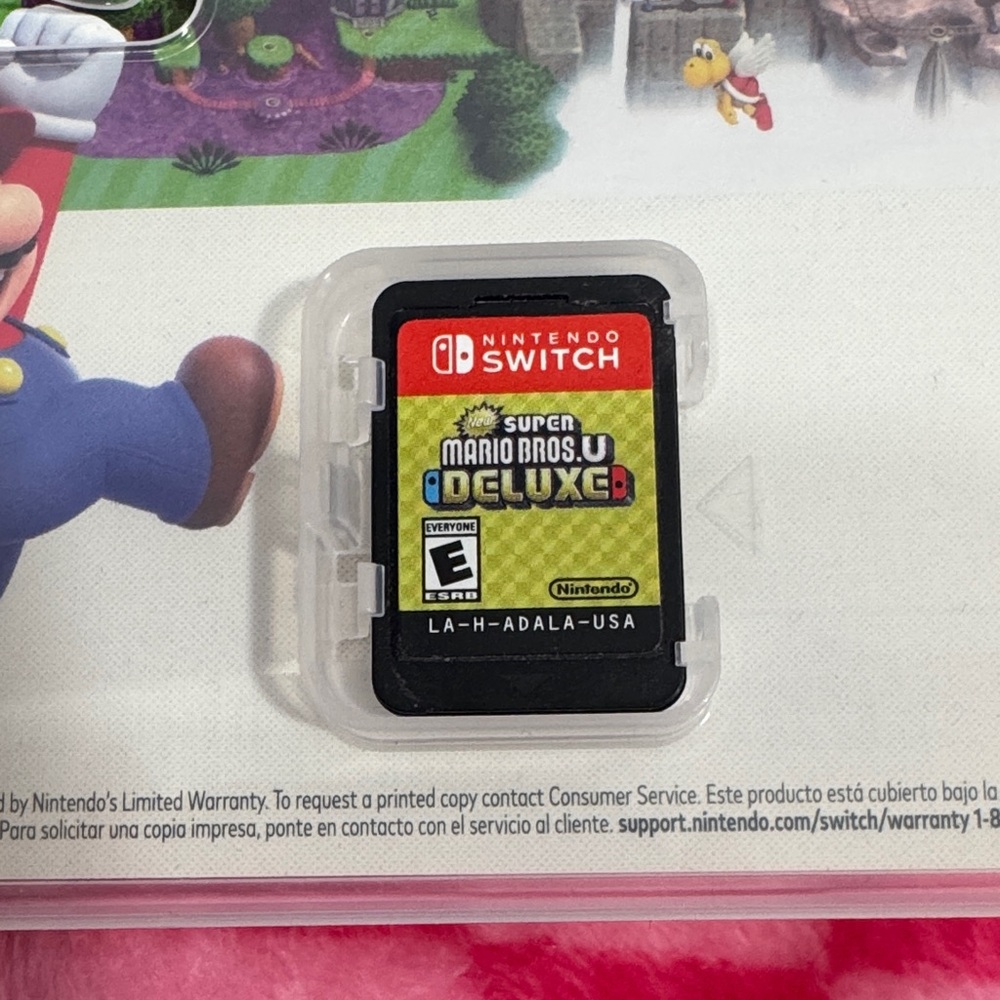 Nintendo New Super Mario Bros. U Deluxe (With Case) - Picture 3 of 4